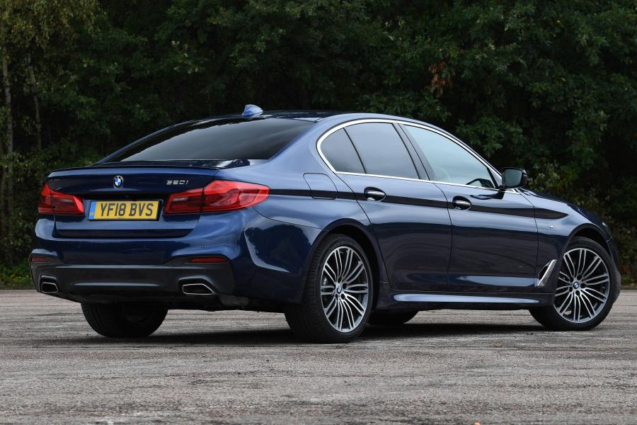  BMW 520i Sedan M Sport (G30) 2017 года  (UK) (фото 5 из 14)